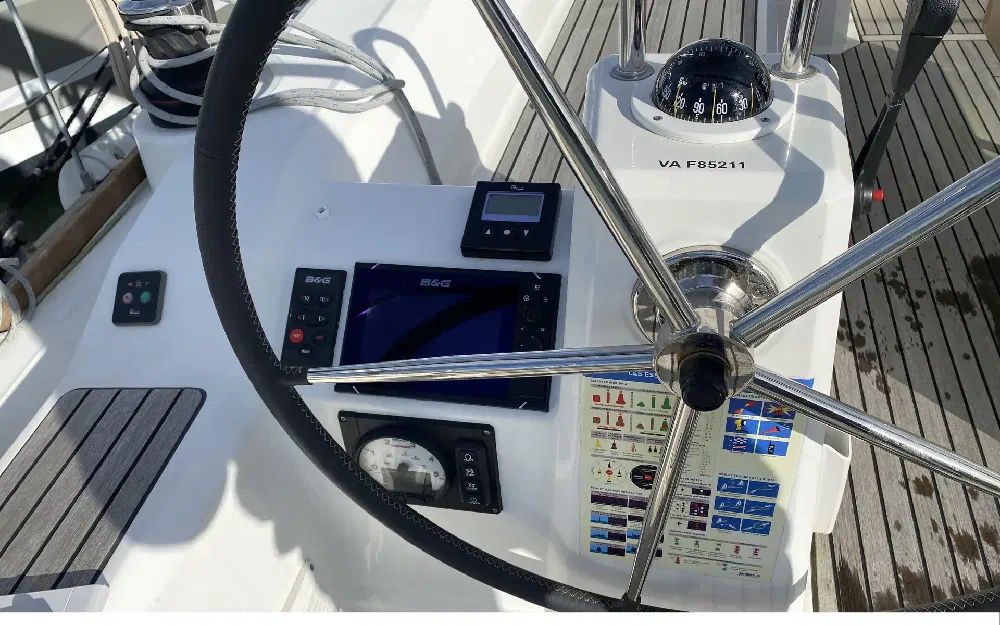 slider 11 Beneteau Oceanis 38.1