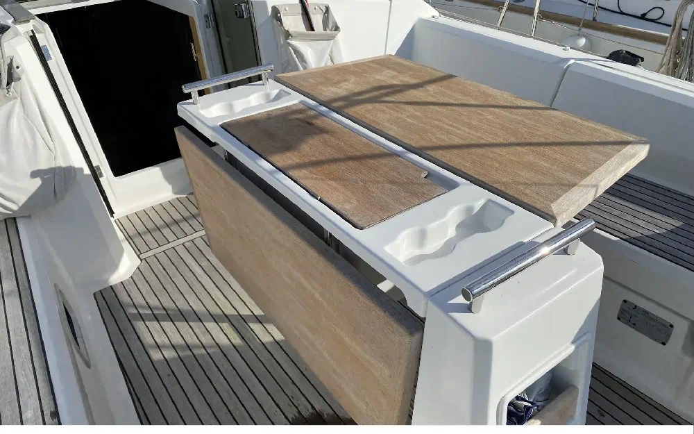 slider 12 Beneteau Oceanis 38.1