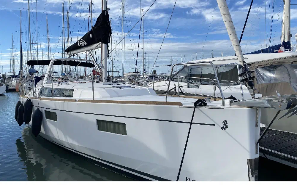 slider 1 Beneteau Oceanis 38.1