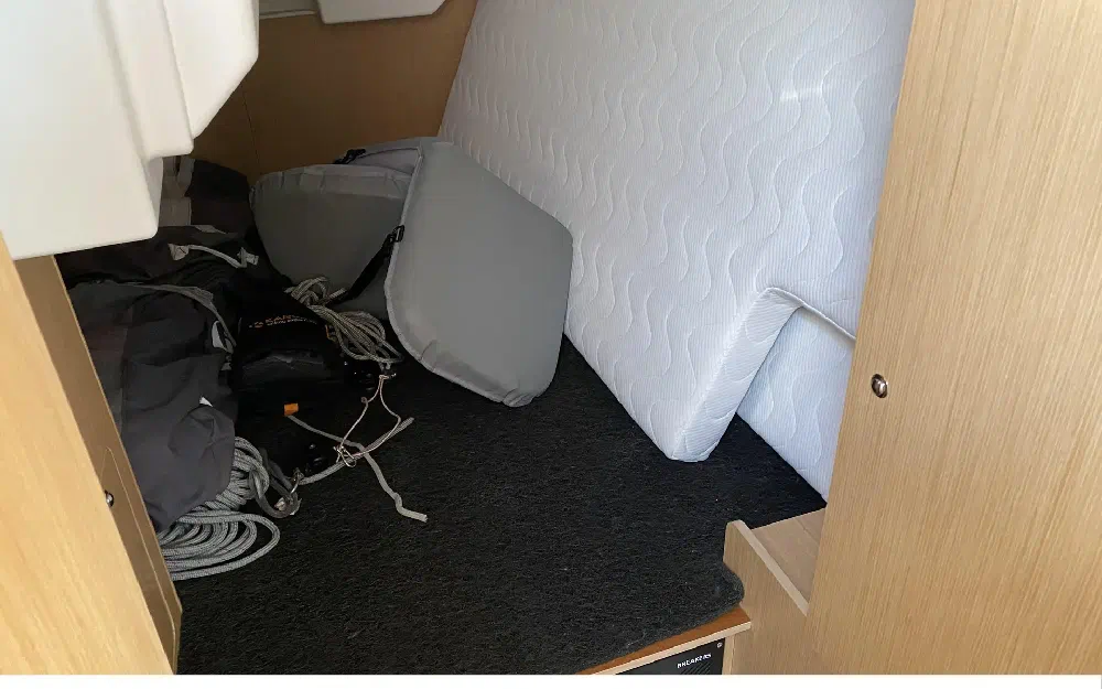 slider 4 Beneteau Oceanis 38.1