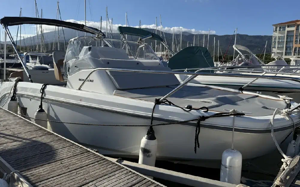 slider 1 Beneteau Flyer 6 SUNdeck