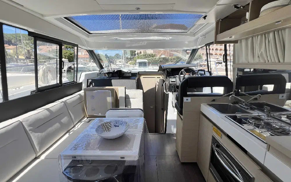 slider 1 Jeanneau NC 37