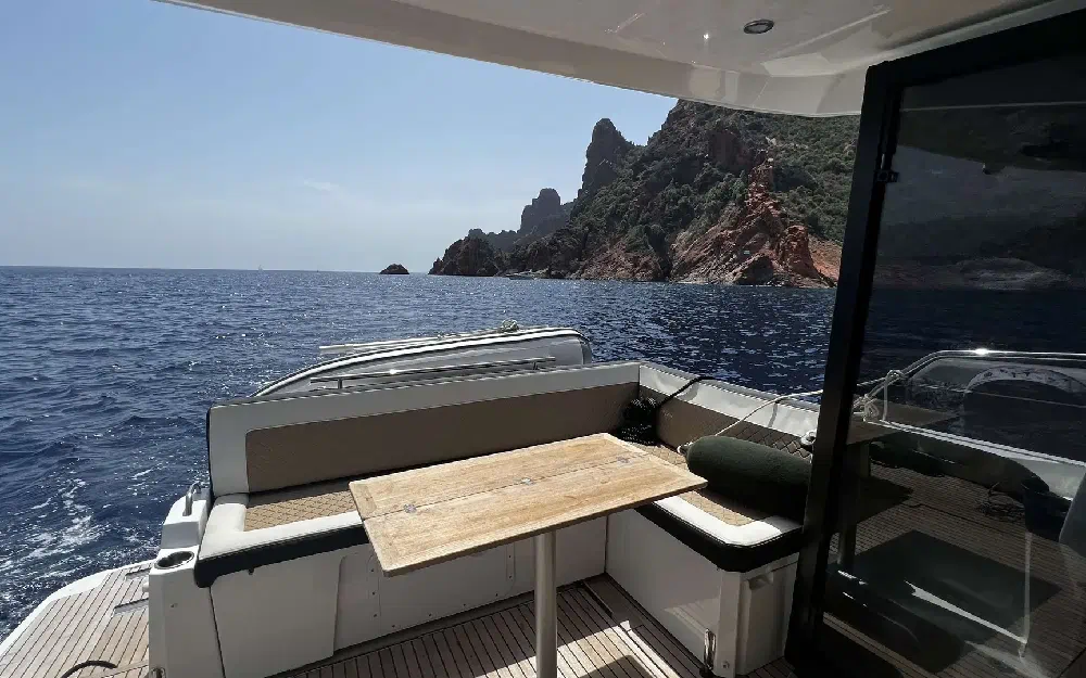 slider 2 Jeanneau NC 37