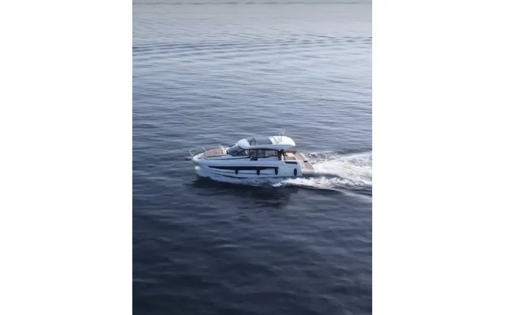 slider 8 Jeanneau NC 37