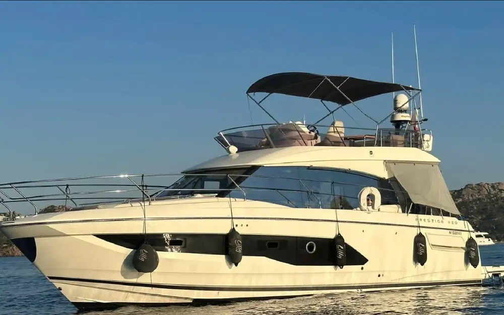 slider 0 Prestige Yachts Prestige 420 Fly