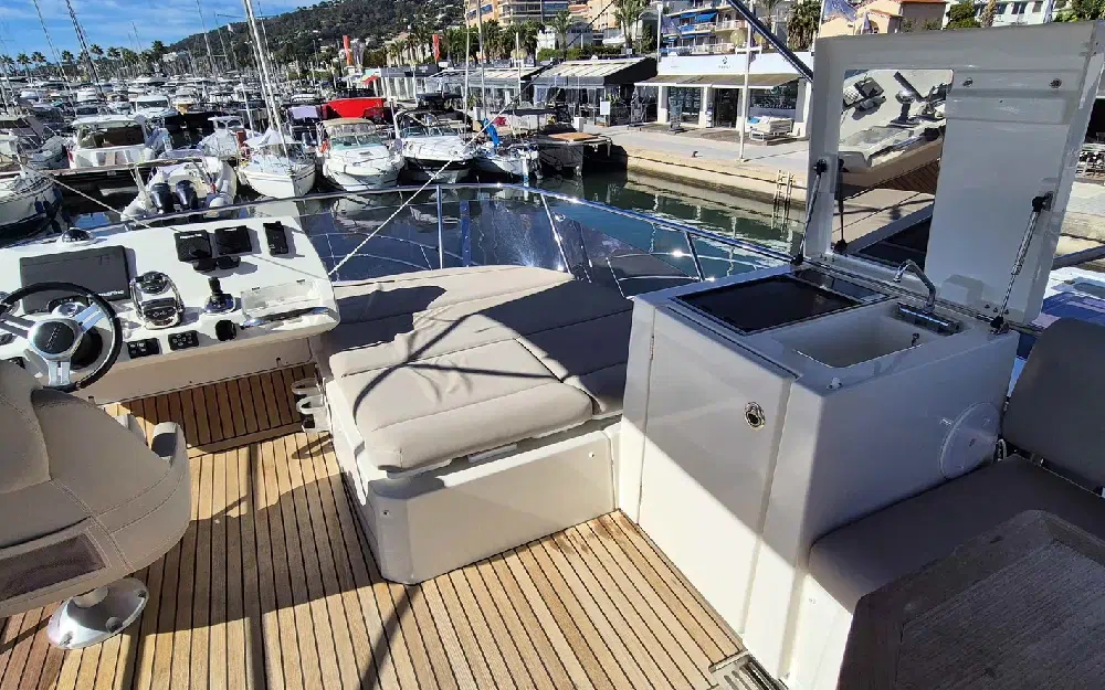 slider 18 Prestige Yachts Prestige 420 Fly