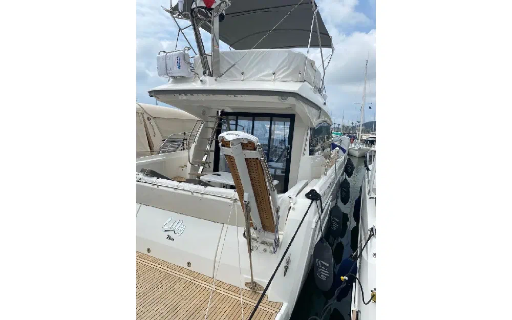 slider 2 Prestige Yachts Prestige 420 Fly