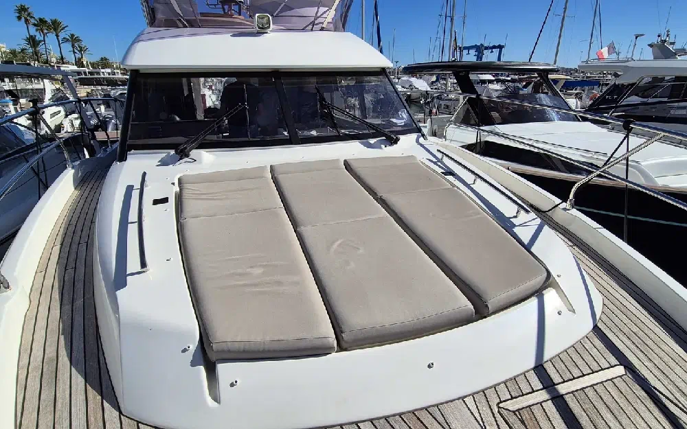 slider 4 Prestige Yachts Prestige 420 Fly