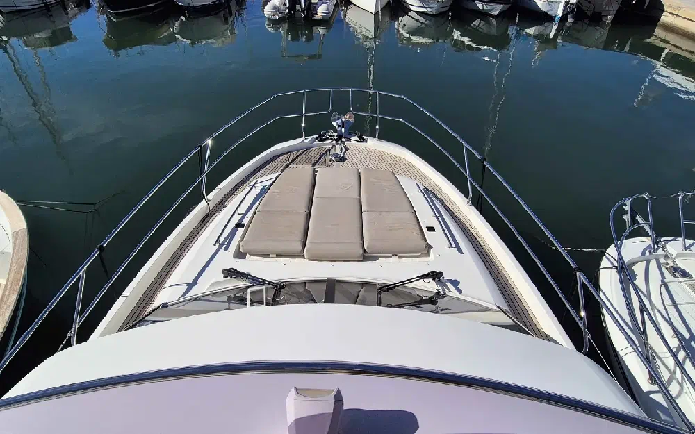 slider 5 Prestige Yachts Prestige 420 Fly