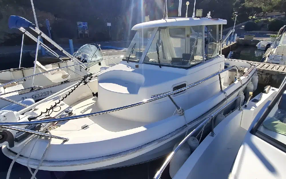slider 0 Beneteau Antares 620