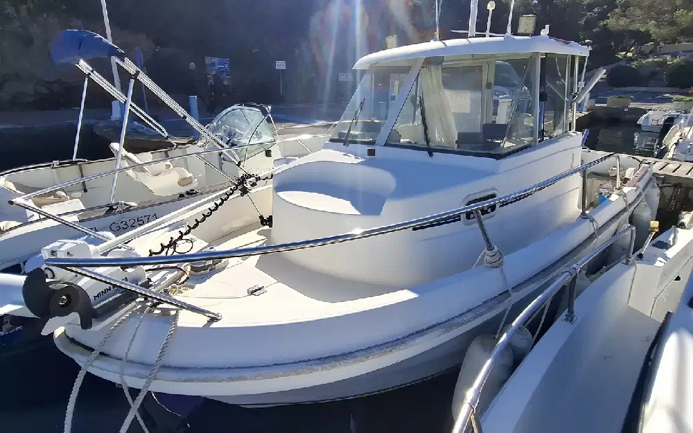 slider 1 Beneteau Antares 620