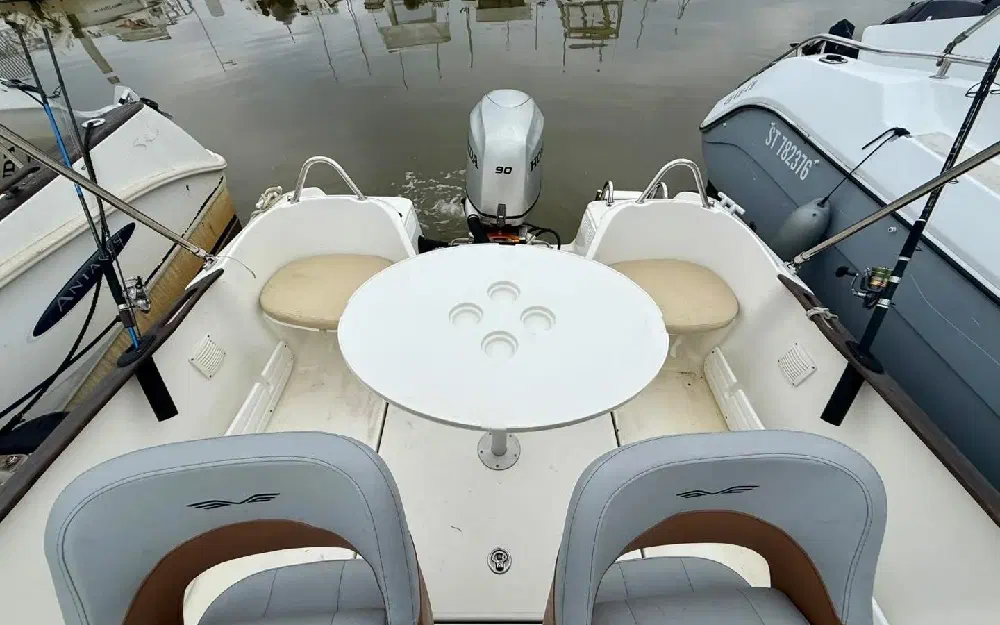 slider 10 Beneteau Flyer 550 Open