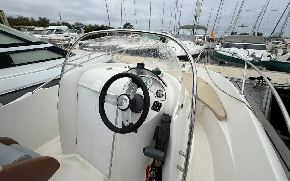 slider 7 Beneteau Flyer 550 Open