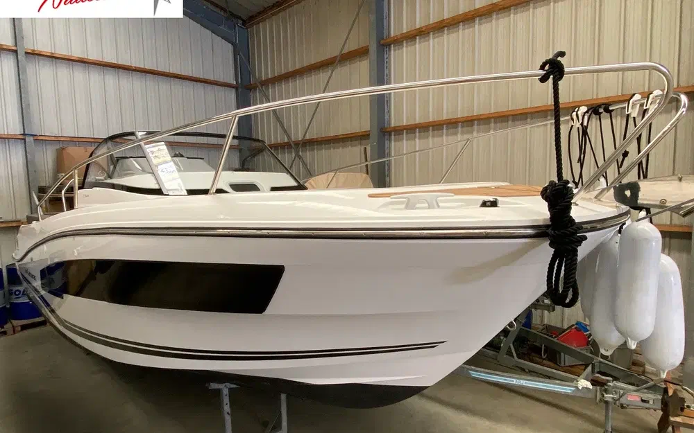 slider 0 Jeanneau Cap Camarat 7.5 WA