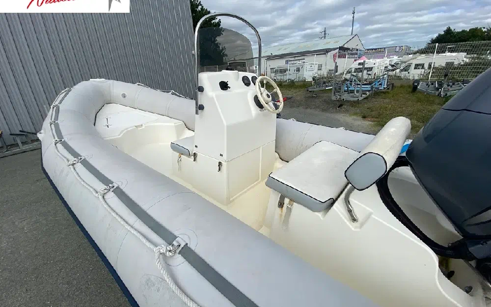 slider 3 Bombard 550 Explorer