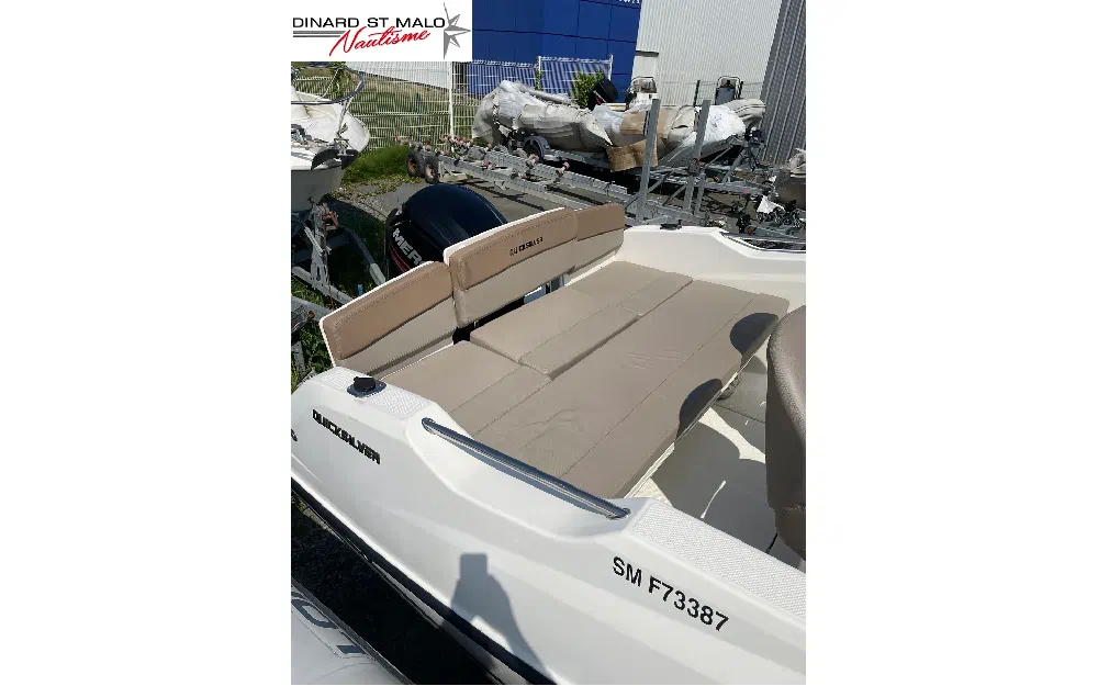 slider 12 Quicksilver Activ 555 Cabin