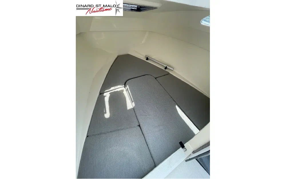 slider 4 Quicksilver Activ 555 Cabin