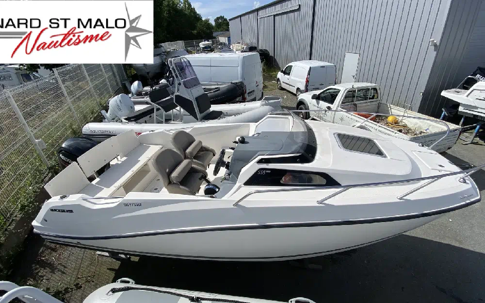 slider 1 Quicksilver Activ 555 Cabin