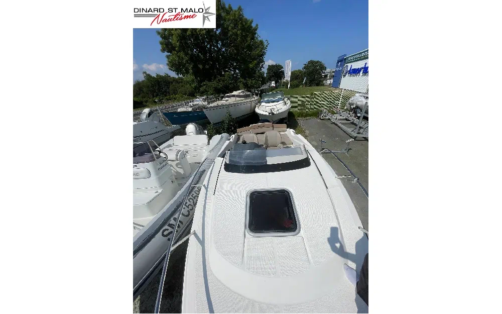 slider 6 Quicksilver Activ 555 Cabin