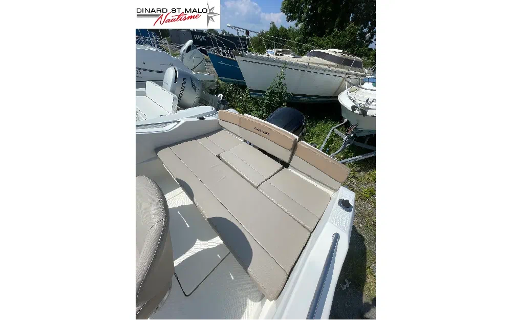 slider 11 Quicksilver Activ 555 Cabin