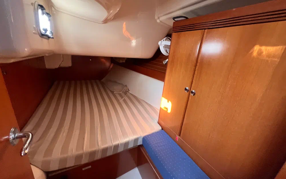 slider 8 Dufour 40 PERFORMANCE