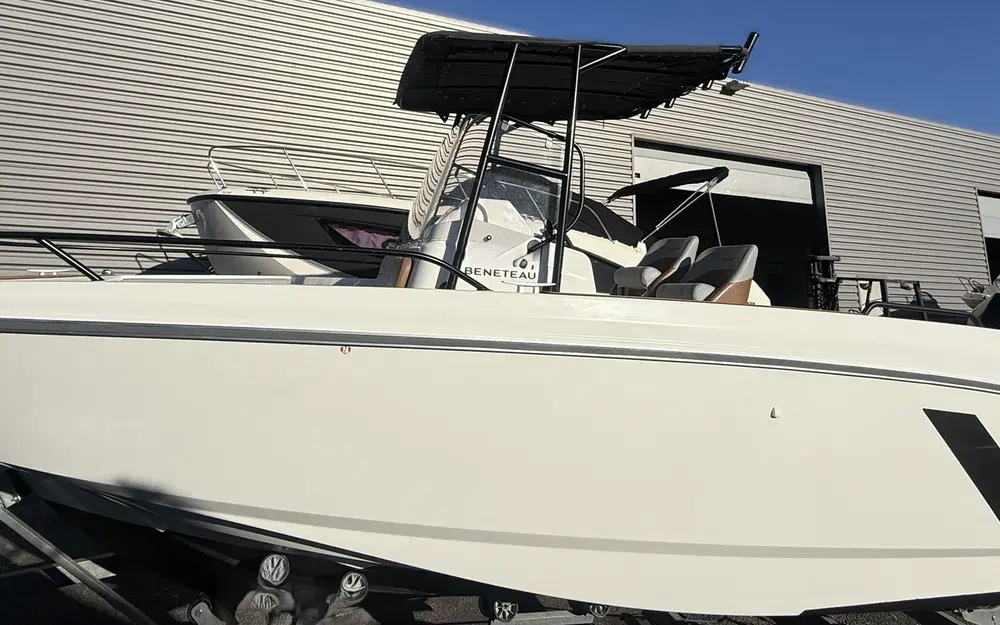 slider 0 Beneteau Flyer 7 SPACEdeck