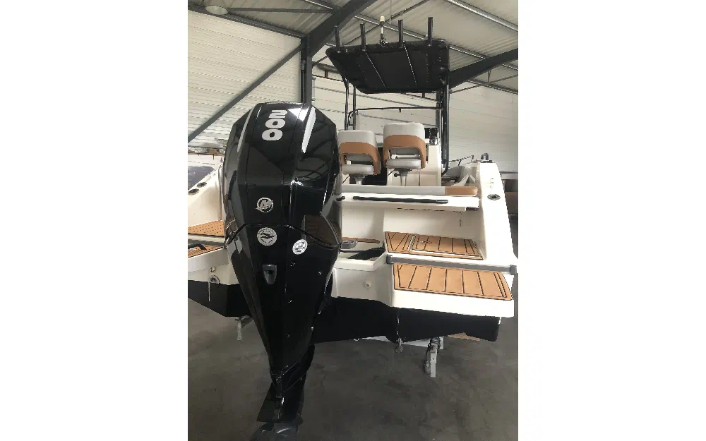 slider 1 Beneteau Flyer 7 SPACEdeck