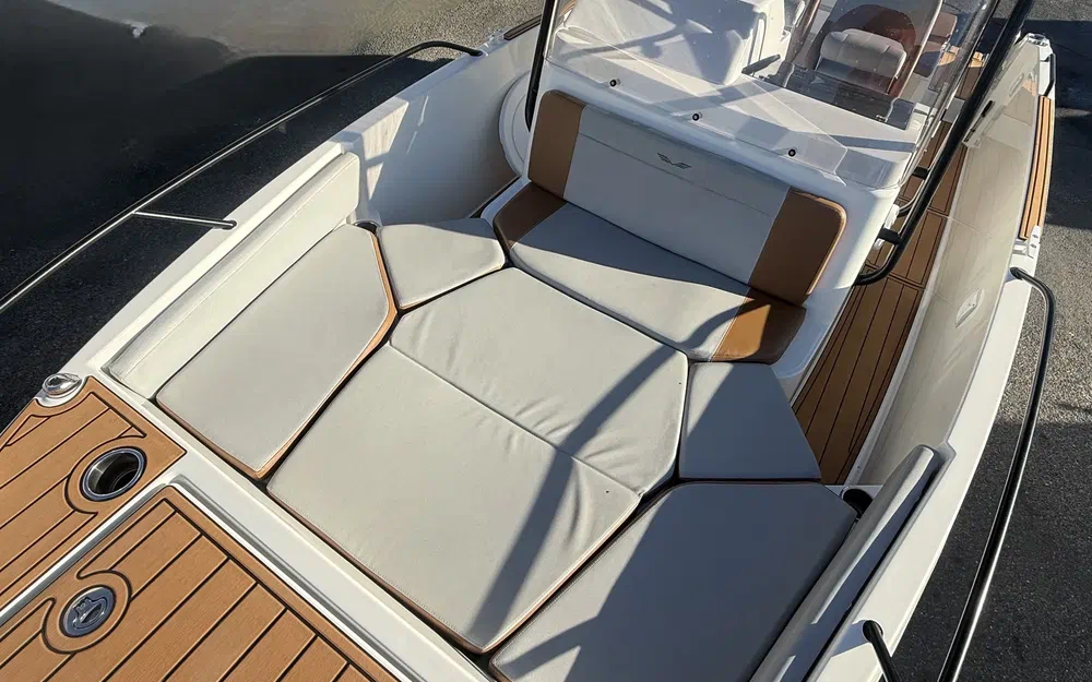 slider 2 Beneteau Flyer 7 SPACEdeck