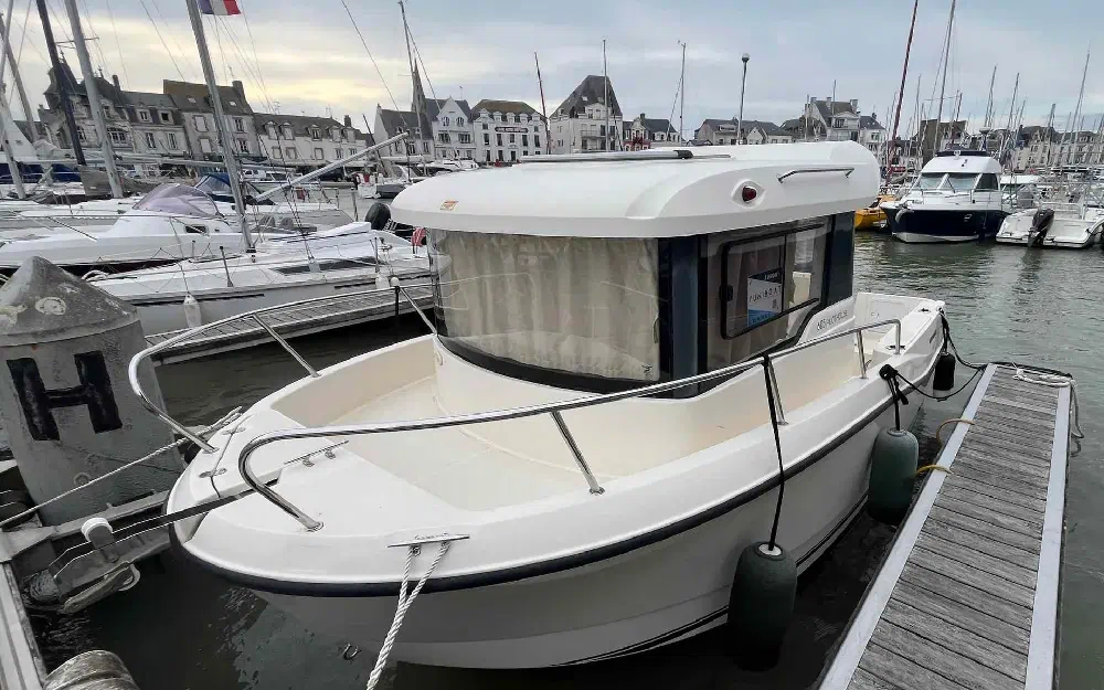 slider 4 Quicksilver Activ 605 Pilothouse
