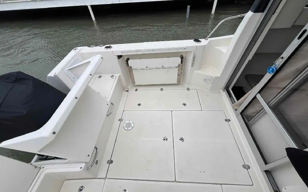 slider 7 Quicksilver Activ 605 Pilothouse