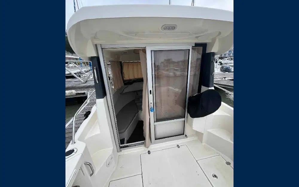 slider 8 Quicksilver Activ 605 Pilothouse