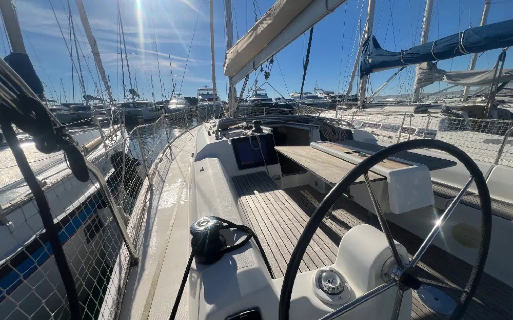 slider 9 Dufour 350Grand Large