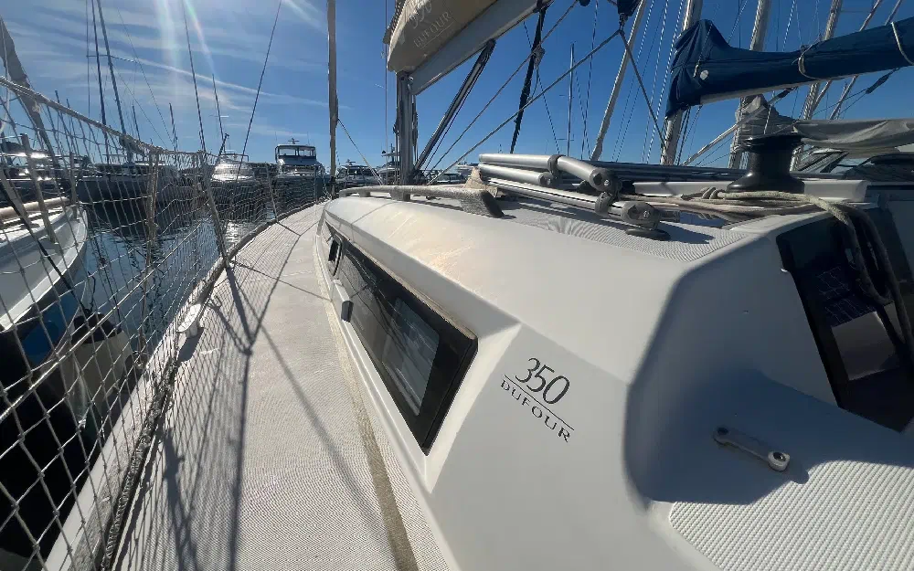 slider 10 Dufour 350Grand Large