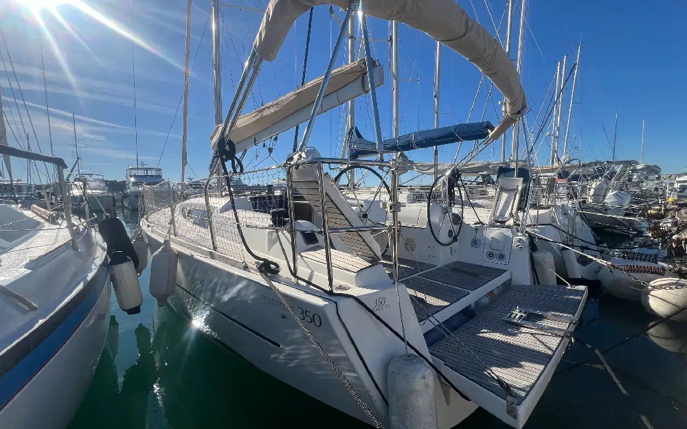 slider 4 Dufour 350Grand Large