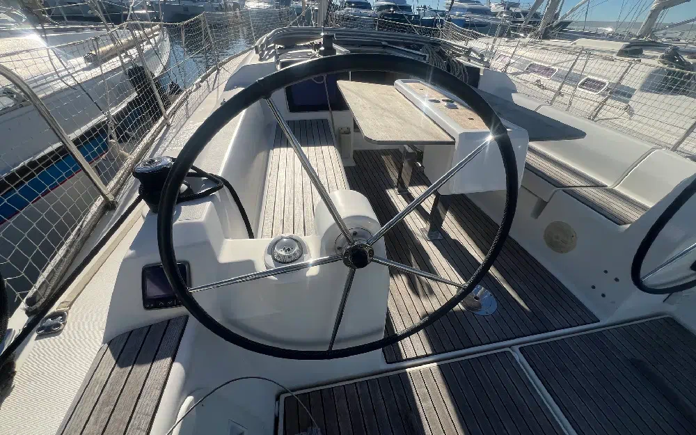 slider 7 Dufour 350Grand Large