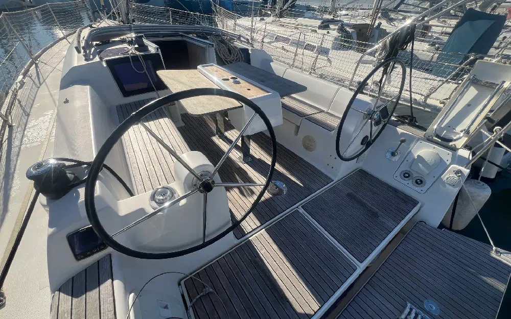 slider 8 Dufour 350Grand Large