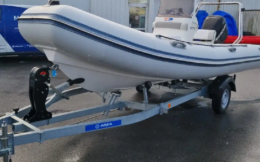 slider 8 Valiant  570 Vanguard