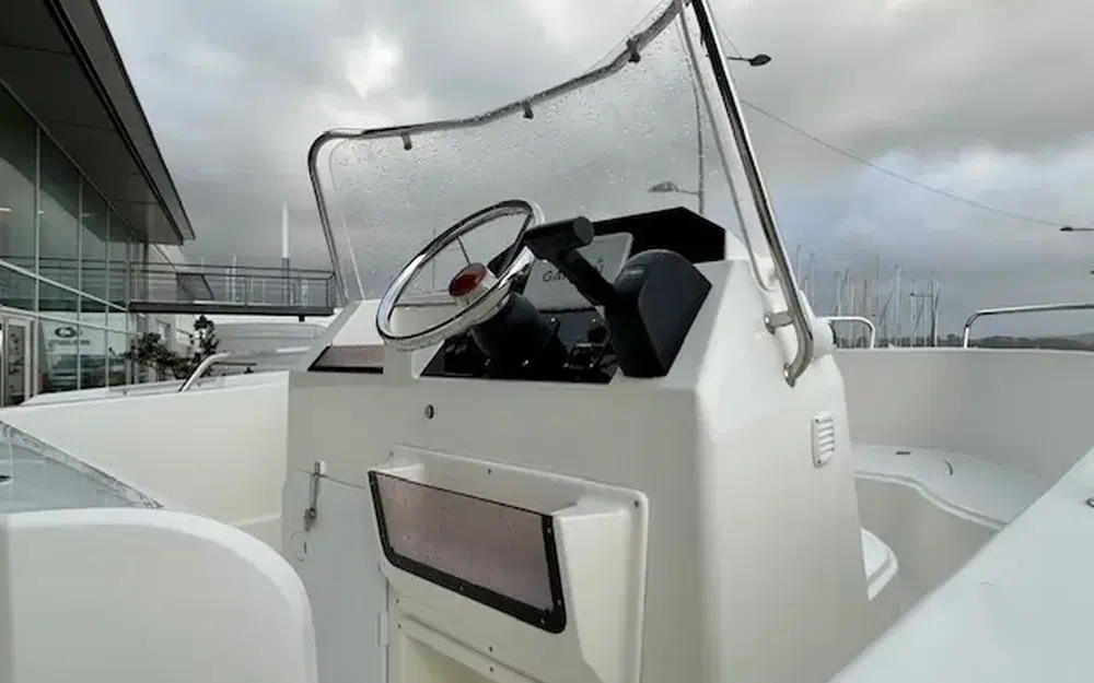 slider 14 Pacific Craft 545 Open