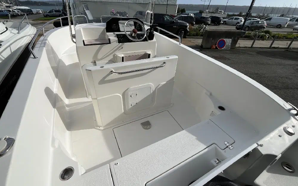 slider 5 Pacific Craft  545 Open