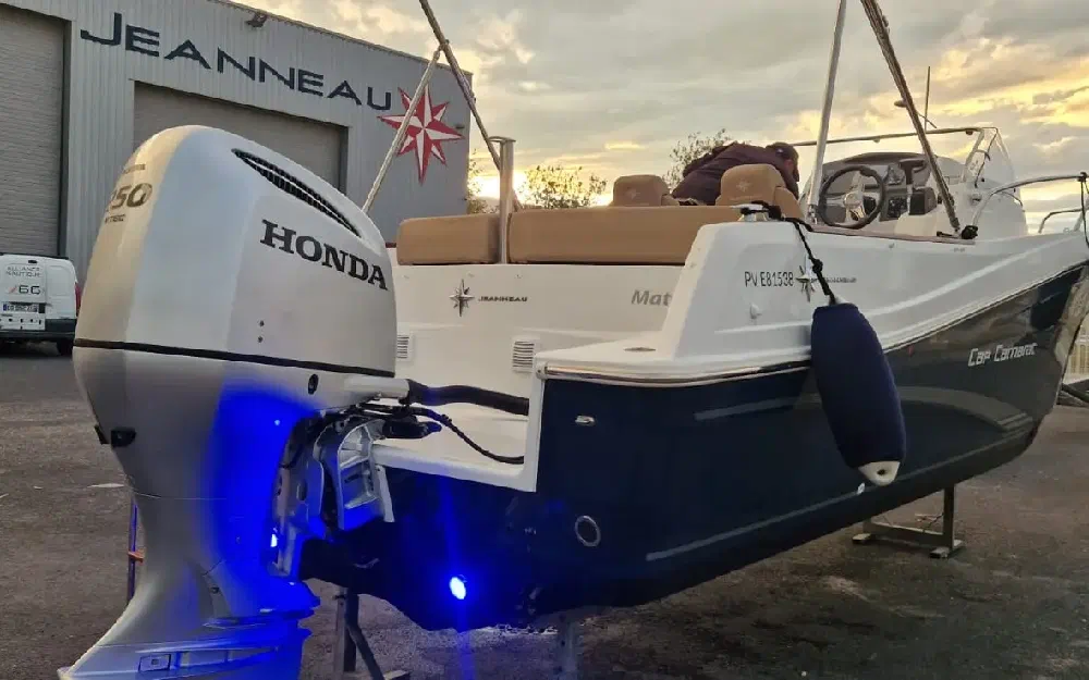 slider 1 Jeanneau Cap Camarat 7.5 WA