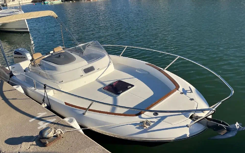 slider 5 Jeanneau Cap Camarat 7.5 WA