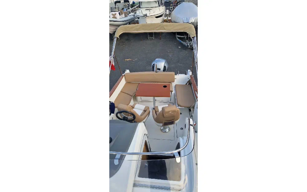 slider 8 Jeanneau Cap Camarat 7.5 WA