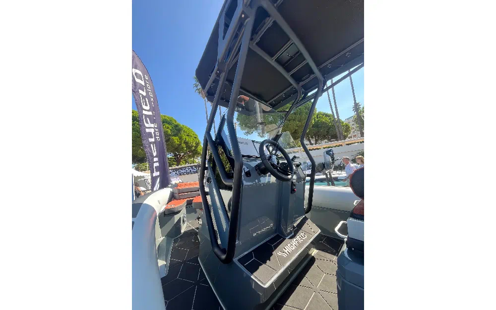 slider 4 Highfield ADV7