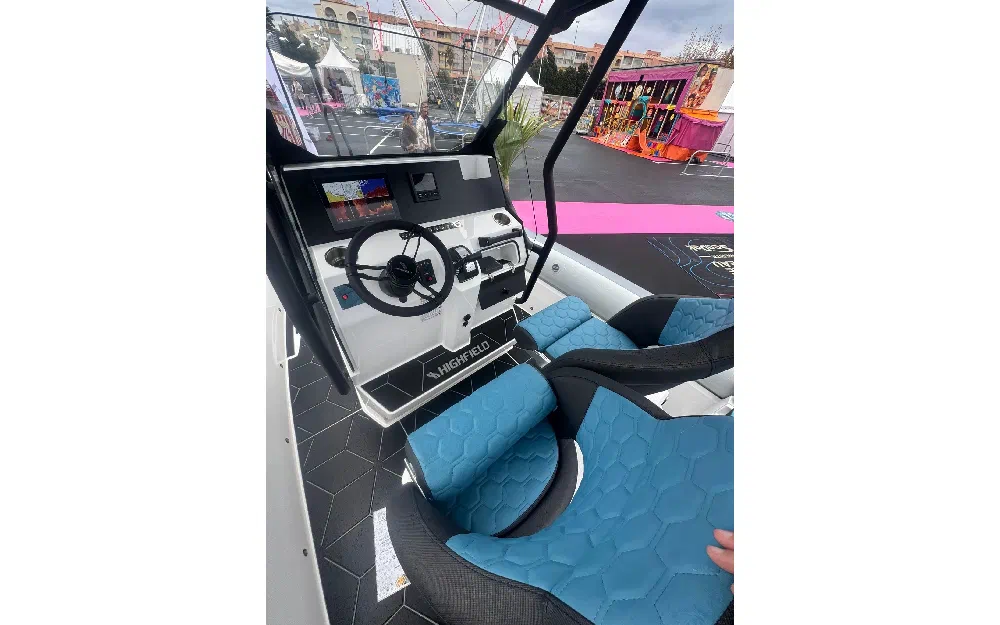 slider 18 Highfield ADV7