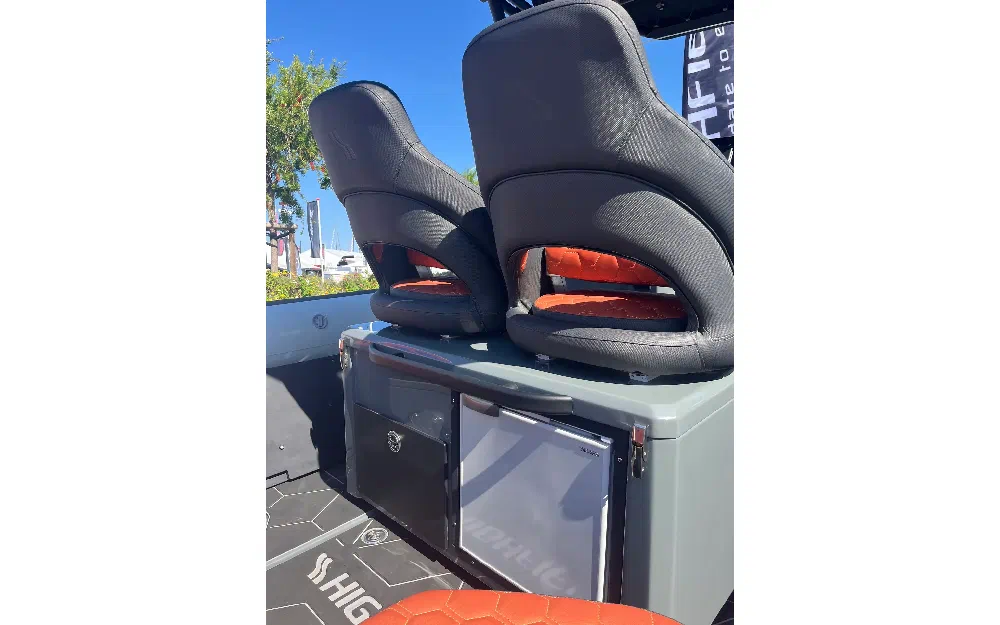 slider 14 Highfield ADV7