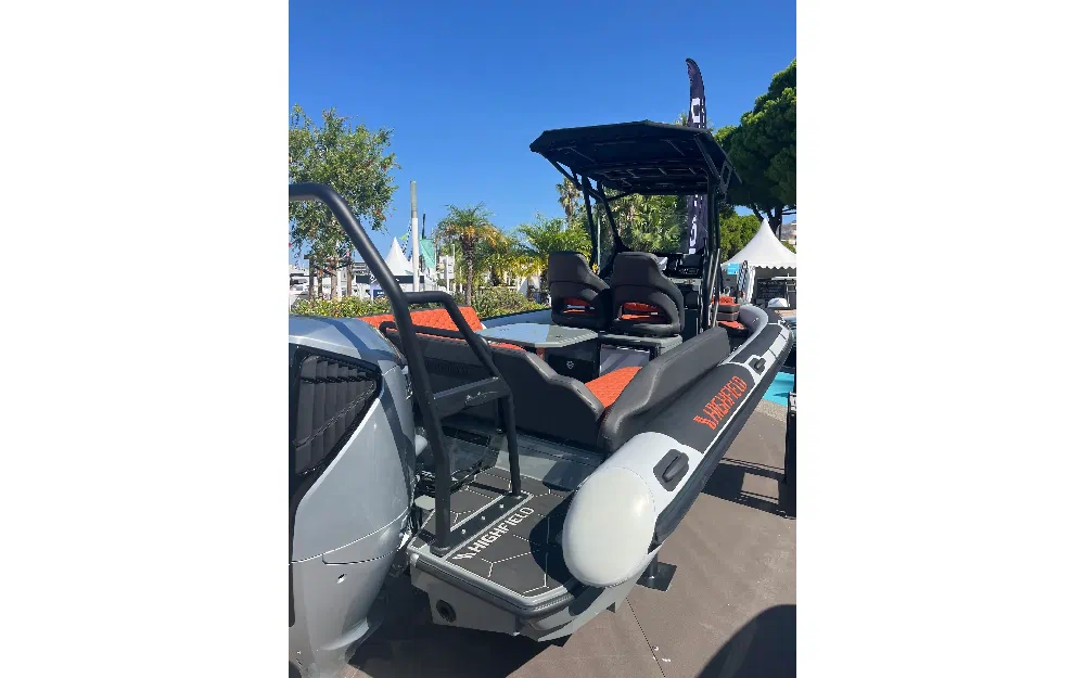 slider 17 Highfield ADV7