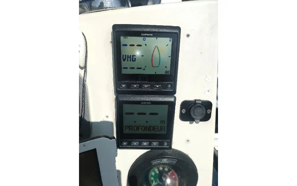 slider 11 Beneteau First 305