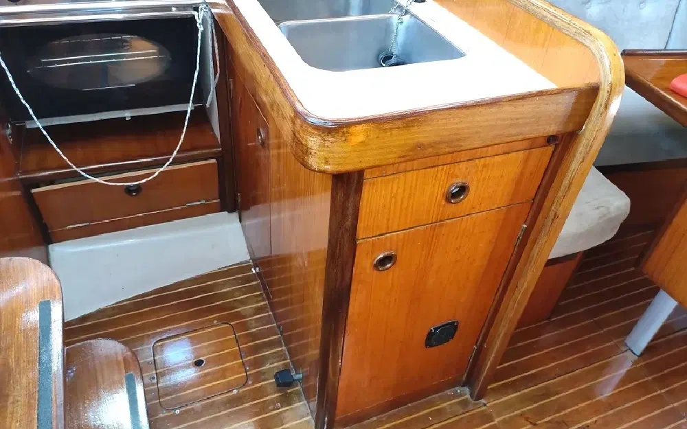 slider 44 Beneteau First 305