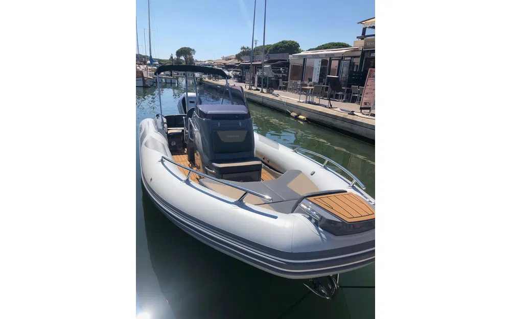 slider 2 Grand Golden Line G750