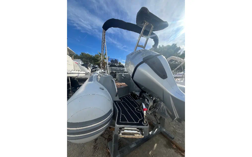 slider 4 Grand Golden Line G750